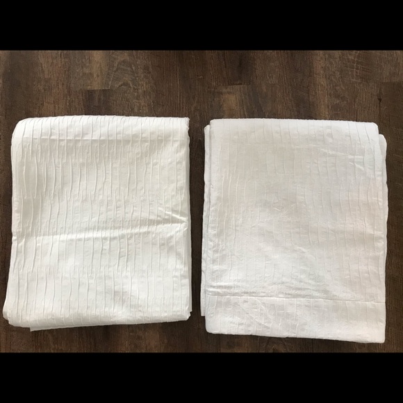 2 Pottery Barn Allover Pleated Cutains - Picture 4 of 7